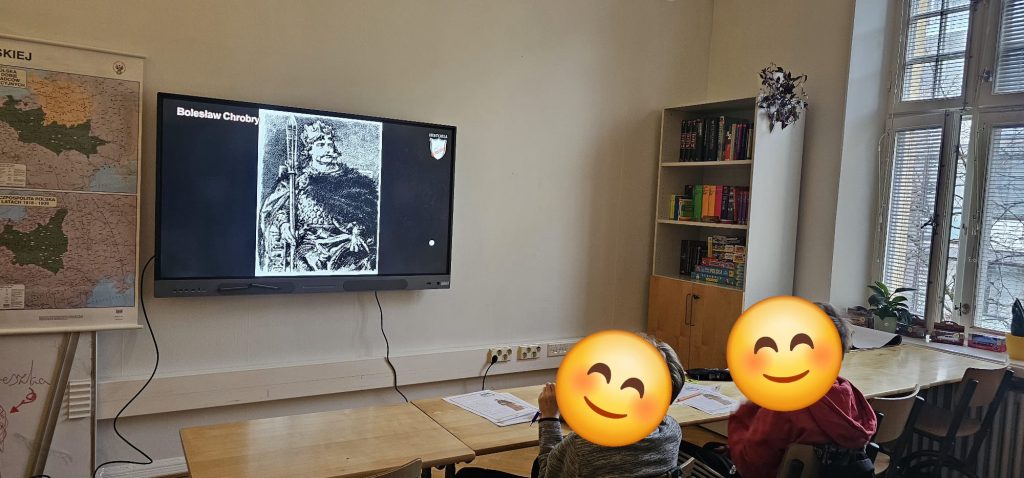 Klasa piąta odkrywa Bolesława Chrobrego i poznaje tradycję Wszystkich Świętych