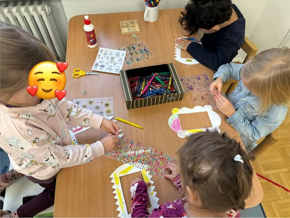 🌸 Dzień Babci i Dziadka w grupie „Biedronek” 🌸