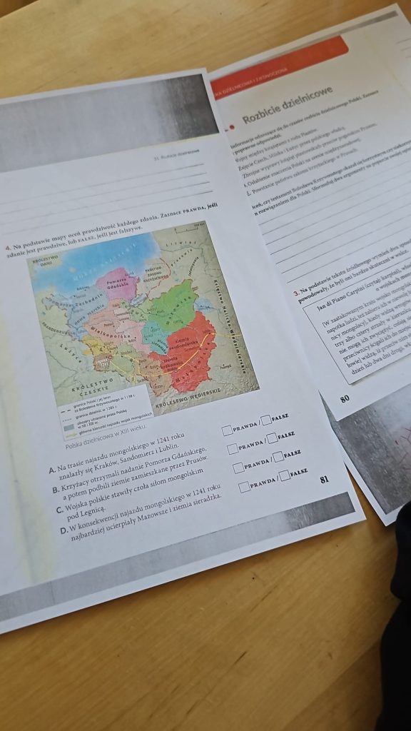 Gramatyka i historia w klasie 5